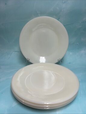 Vintage Anchor Hocking Fire King Milk Glass cream dinner Plate. Set of 4